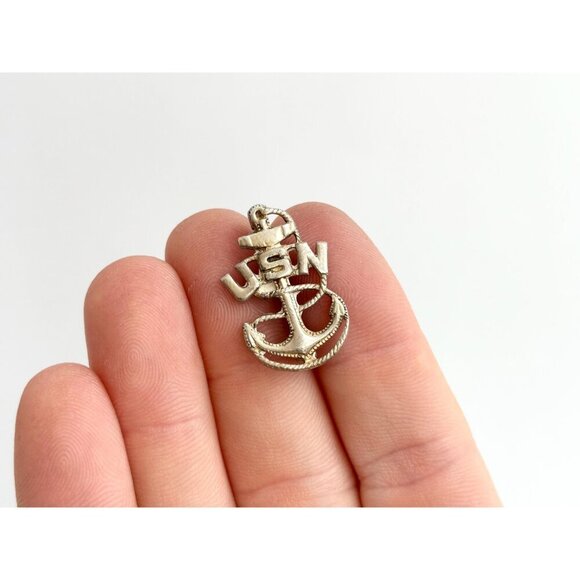 U.S. Navy Chief Petty Officer Sterling Silver "USN" CPO Anchor WWII Cap Badge - Picture 2 of 9
